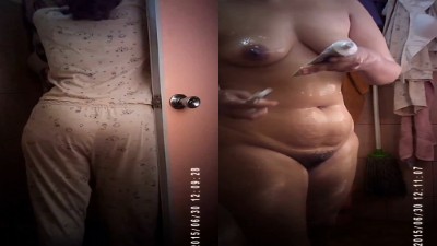 Sexy Housewife Takes A Quick Shower Naked Mms