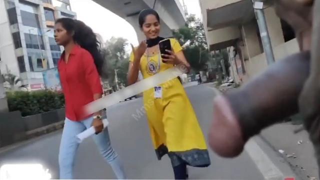 Horny Guy Flash Cock Infront Of College Girls Leak Videos
